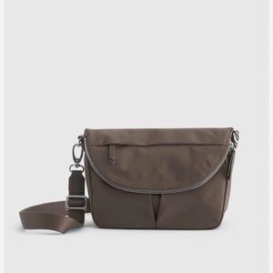 QUINCE revive Nylon Foldover Crossbody color ash gray